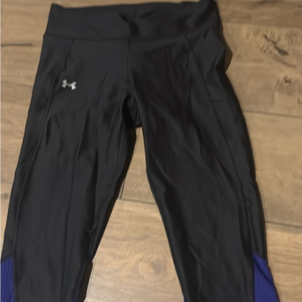 Under Armour Black and blue Capri leggings
